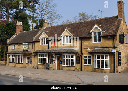 The Horse and Hound pub, Broadway, Worcestershire, England, UK Stock Photo