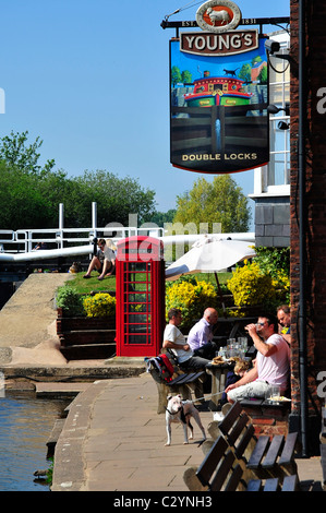 Youngs - Double Locks pub, Canal Banks, Exeter, Devon Stock Photo