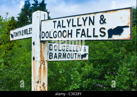Signpost to Dolgelley, Barmouth, Talyllyn and Dolgoch Falls in Snowdonia, Gwynedd, Wales Stock Photo