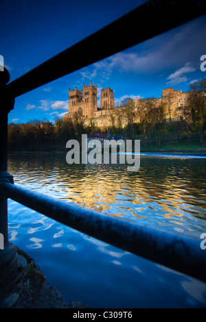 England, County Durham, Durham City. Durham Cathedral, situated above the river banks of the River Wear. Stock Photo