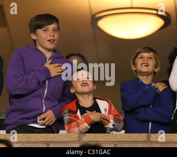 BROOKLYN BECKHAM VICTORIA BECKHAM CRUZ BECKHAM ROMEO BECKHAM CELEBS AT LA GALAXY V PORTLAND TIMBERS CARSON LOS ANGELES CALI Stock Photo