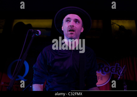 Fran Healy of Travis performing at the Hard Rock Cafe London, England - 13.10.08 Stock Photo