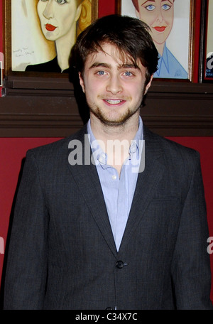 Daniel Radcliffe receives his portrait celebrating his performance in 'Equus' on Broadway at Sardi's New York City, USA - Stock Photo