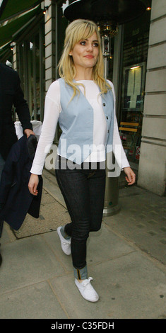 Welsh singer Aimee Ann Duffy aka Duffy leaving after having lunch at The Landry London, England - 12.02.09 Stock Photo