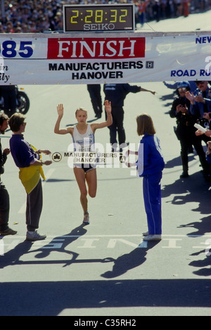 Grete Waitz (NOR) winning the 1985 New York City Marathon Stock Photo
