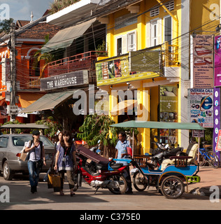 Shoppers in the main shopping and restaurant street near the old market, Siem Reap, Cambodia Stock Photo