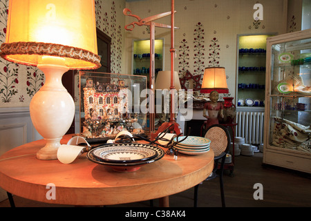 Antiques shop, Michel Biehn, Isle sur la Sourge, Provence-Alpes-Côte d'Azur, France, Europe Stock Photo