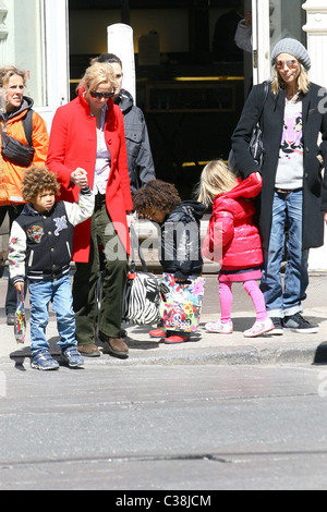 Henry Samuel, Guest, Johan Samuel, Heidi Klum and Leni Klum  Seal and Heidi Klum out and about with their family in Manhattan Stock Photo