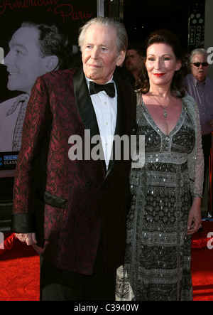 PETER O'TOOLE KATE O'TOOLE AN AMERICAN IN PARIS. OPENING NIGHT GALA AND WORLD PREMIERE OF THE NEWLY RESTORED FILM AT TCM CLASS Stock Photo