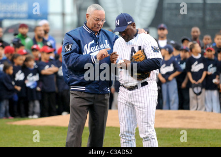 General Colin Powell throws out the first pitch Newark Bears home opener at  the Bears & Eagles Riverfront Stadium Newark, New Stock Photo - Alamy