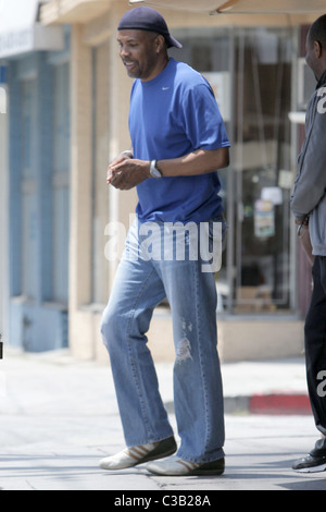 Eriq La Salle eating at Toast Bakery Cafe while wearing a backwards ...