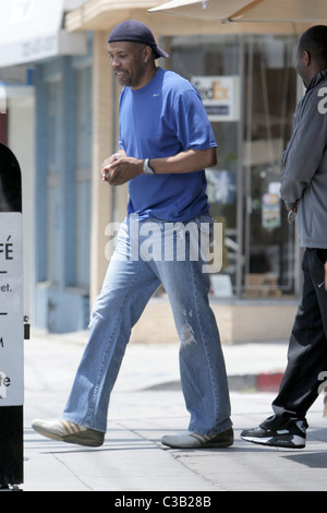 Eriq La Salle eating at Toast Bakery Cafe while wearing a backwards ...