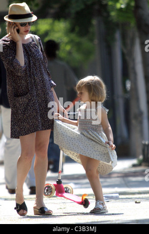 Michelle Williams take her daughter Matilda go for a scooter ride New York City, USA - 23.05.09 Stock Photo