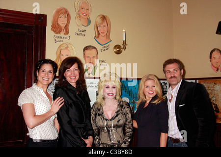 Stephanie J. Block, Allison Janney, Dolly Parton, Megan Hilty and Marc Kudisch The cast of of the Broadway show 'Nine To Five' Stock Photo