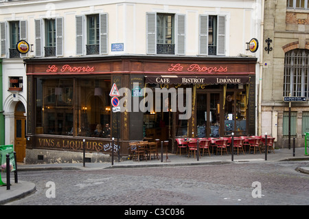 Cafe bistro Le Progres at Rue Yvonne Le Tac 18e Montmartre Paris Stock Photo