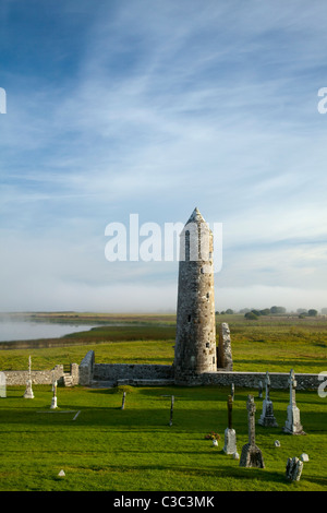 Morning mist over Temple Finghin and the River Shannon, Clonmacnoise Monastery, County Offaly, Ireland. Stock Photo