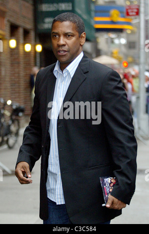 Denzel Washington outside Ed Sullivan Theatre for the 'Late Show With ...