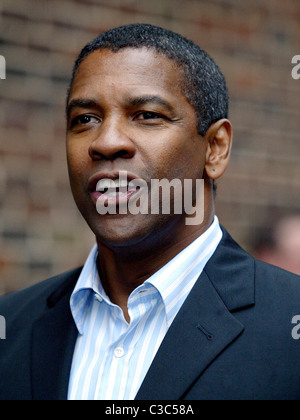 Denzel Washington outside Ed Sullivan Theatre for the 'Late Show With ...