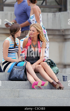 Leighton Meester and Blake Lively filming scenes for 'gossip Girl