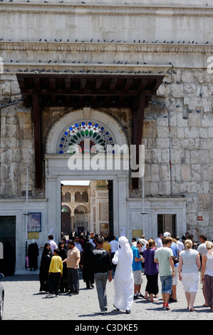 Damascus. Syria. The western entry of the Umayyad Mosque. Known as the Bab al-Barid (Postal Gate) this is used by the faithful. Stock Photo