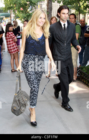 Sienna Miller 'G.I. Joe: The Rise of Cobra' stars leaving their Manhattan hotel New York City, USA - 04.08.09 Stock Photo