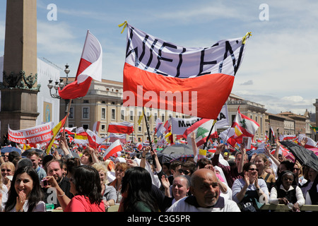 Crowds in Saint Peters square celebrating the beatification of Pope ...