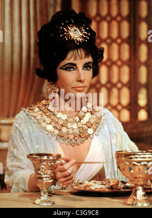Cleopatra  Year: 1963 - UK / USA  Elizabeth Taylor  Director : Joseph L. Mankiewicz Stock Photo