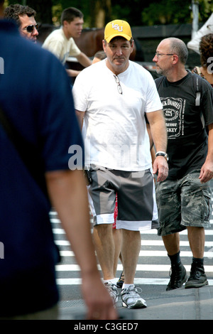 Jamie Spears father of Britney Spears walking around Manhattan while ...