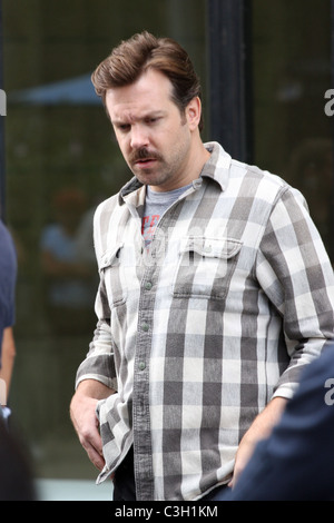 Jason Sudeikis filming on the set of his new movie 'Going The Distance ...