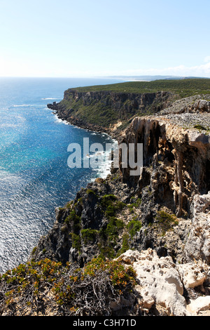 limestone cliffs southern ocean D'Entrecasteaux National Park Stock Photo