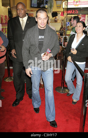 Antonio Sabato Jr. with daughter and her friends design a custom milkshake at Millions Of Milkshakes. Los Angeles, California - Stock Photo