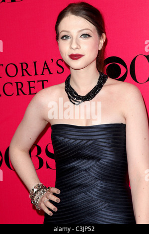 Michelle Trachtenberg 2009 Victoria's Secret Fashion Show at The Armory