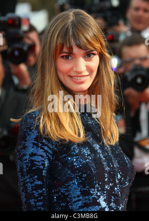 GAIA BERMANI AMARAL MIDNIGHT IN PARIS PREMIERE OPENING NIGHT CANNES FILM FESTIVAL 2011 PALAIS DES FESTIVAL CANNES FRANCE 11 Stock Photo