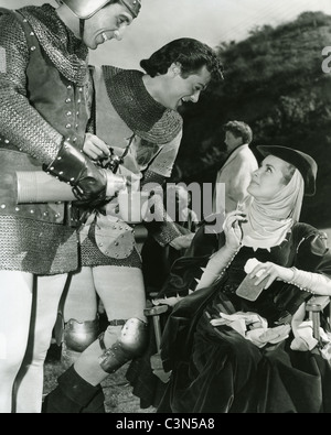 TONY CURTIS (centre) and wife Janet Leigh on the set of The Black Shield of Falworth in 1954 Stock Photo