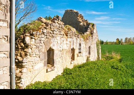 Curated visual reference: Fresh Look at Abandoned Farm Buildings Part Restoration Project