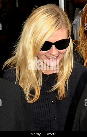 Kirsten Dunst leaving New York City Supreme Court after testifying against a man accused of stealing possessions from her New Stock Photo