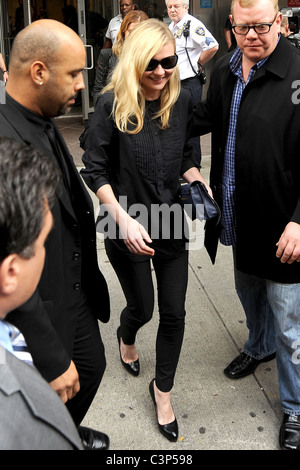 Kirsten Dunst leaving New York City Supreme Court after testifying against a man accused of stealing possessions from her New Stock Photo