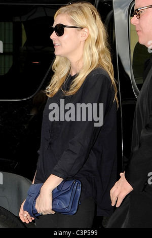 Kirsten Dunst leaving New York City Supreme Court after testifying against a man accused of stealing possessions from her New Stock Photo