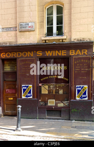 Villiers Street , landmark traditional Gordon's Wine Bar est 1890 , 1st in world , timeless decor , home Samuel Pepys in 1680's Stock Photo