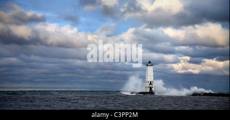 The Frankfort North Breakwater Light On A Stormy Morning In Michigan, USA Stock Photo