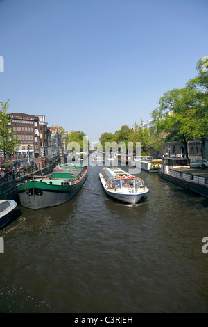 BARGES & HOUSE BOATS ON PRINSEN GRACHT CANAL AMSTERDAM HOLLAND 24 April 2011 Stock Photo