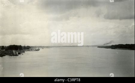 Looking up the Ohio River with Cairo, Illinois on the left 1930s america river confluence Mississippi Stock Photo