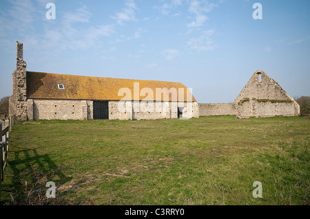 Tithe barn in St Leonard's, New Forest National Park, Hampshire, England, UK Stock Photo