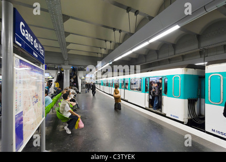 Train in the Gare de l'Est Metro station, Paris, France Stock Photo