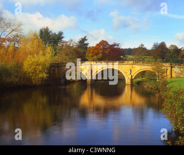 UK,Derbyshire,Peak District,Chatsworth Park,Queen Mary Bower Bridge & River Derwent Stock Photo