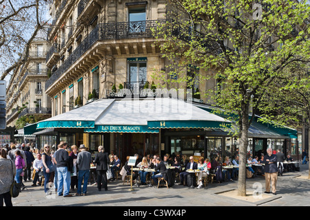 Les Deux Magots cafe on the Place St Germain des Pres, Paris, France Stock Photo