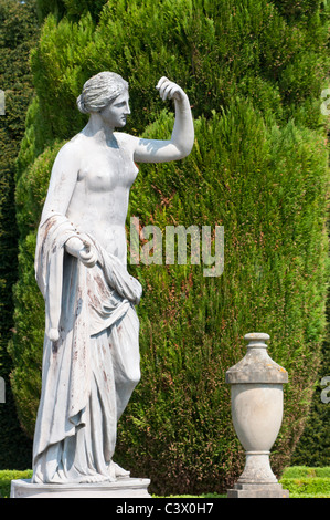 Marble statues at the formal gardens of Blenheim palace, Oxfordshire, UK Stock Photo