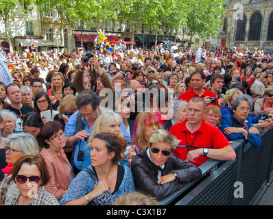 Paris, France, big crowds aerial of French Women at Feminist Demonstration, Against Sexism in Dominique Strauss Kahn Case, equality WOMEN IN CROWD, protesting womens rights manifestation paris Stock Photo