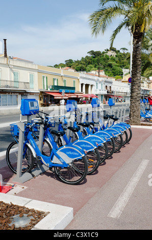 Cycle hire opportunities in the Côte d'azur include the Velo Bleu system operating in the city of Nice. Stock Photo