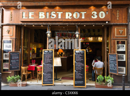 Bistrot on Rue St Severin just off the Boulevard St Michel, Latin Quarter, Paris, France Stock Photo